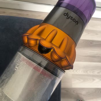 Dyson Sarı Nikel Kısımda Kırık