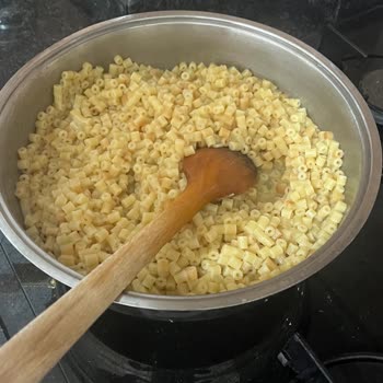 Filiz Makarna Makarnada Kurt Çıkması Ve Sağlık Tehlikesi