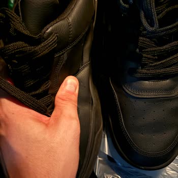 Deichmann Mağazandan Aldığım Fila Ayakkabı Yanları Açıldı İade Almıyor