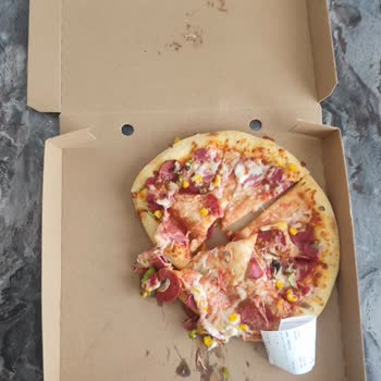 Pizza Hut Da Hijyen Sıfır Pizza Hut A Yakışmadı