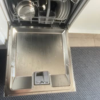 Bosch Lavavajillas Deja Platos Mojados y No Limpia Bien a Pesar del Servicio