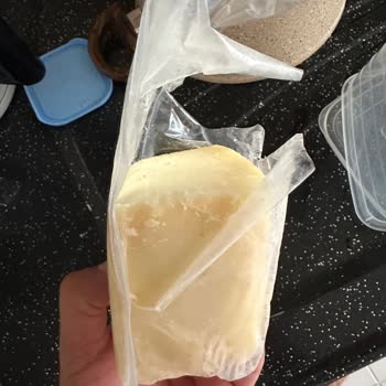 Varlar Süt Ürünleri Kaşar Peyniri Kalitesiz Ve Kötü Kokulu!