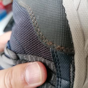 Zapatos Skechers con garantía de 2 años rechazados por la empresa