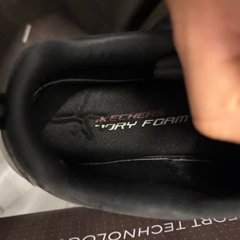 Skechers: Problemas con la calidad de los zapatos
