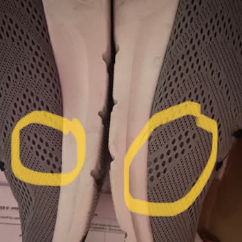 Skechers Zapatos Desalineación en Medidas de Tela entre Pie Derecho e Izquierdo