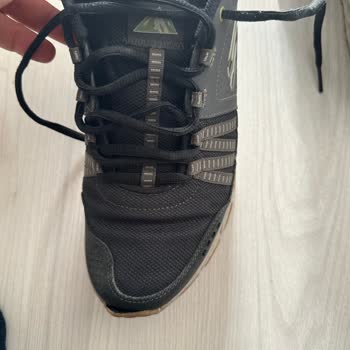 Skechers Zapatillas Deformadas, Baja Calidad