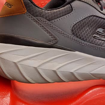Problema con zapatos Skechers: suelas defectuosas y mal servicio al cliente