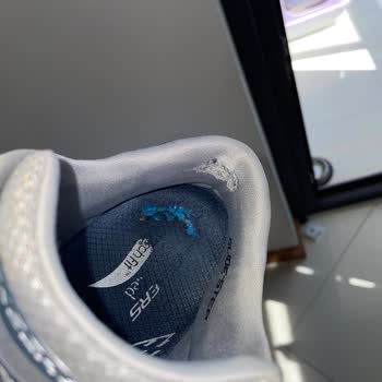 Skechers Arch Fit GLIDE-STEP-HIGHLIGHTER: Problemas con el Forro Interior