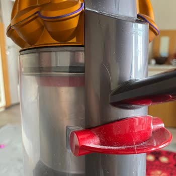Dyson Hasn't Sent Replacement for My Broken V15 Vacuum Body After 6 Months