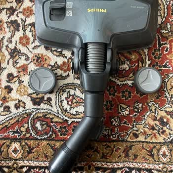 Rueda Rota en Aspiradora Philips XB9125