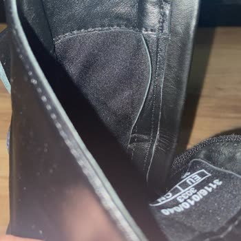 Botas Zara Roto en el Mismo Lugar, No Aceptan Devolución