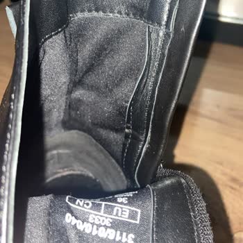 Botas Zara Roto en el Mismo Lugar, No Aceptan Devolución