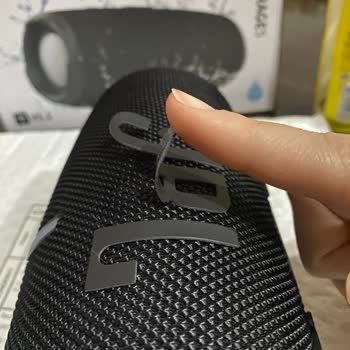 Compré JBL Charge 5 falso en Aliexpress, vendedor mintió, exijo reembolso