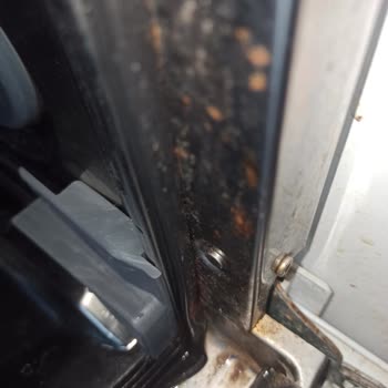 Hoover Paslanmaz Kısımlarda Pas Lekeleri