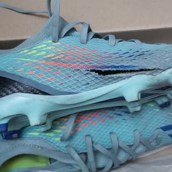 Adidas Botas de Fútbol Deformadas Después de 5 Meses de Uso