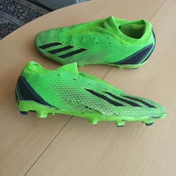 Adidas Botas de Fútbol Defectuosas, Se Rompen Rápido