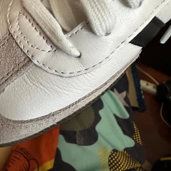 Adidas vende productos de exhibición como nuevos