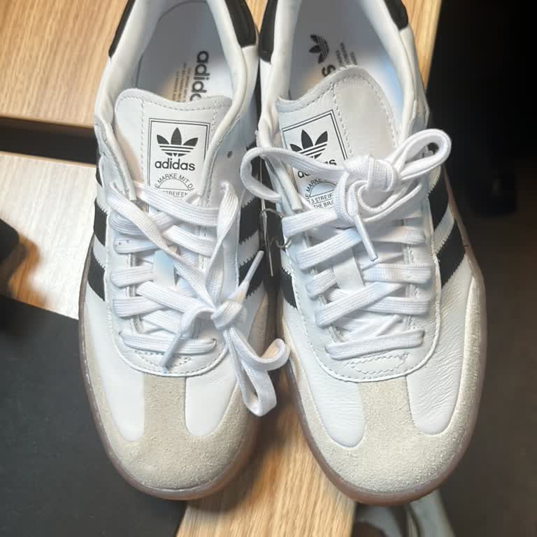Adidas: Recibí zapatos defectuosos y mi cupón de descuento fue invalidado