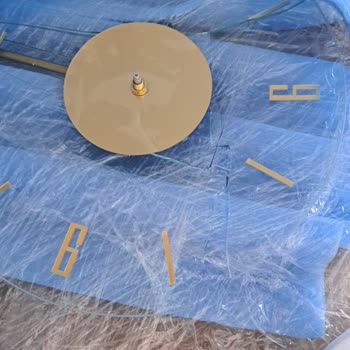 Metalyano Duvar Saati Alırken...