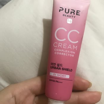 Granitos por usar Pure Beauty CC Cream de Watsons