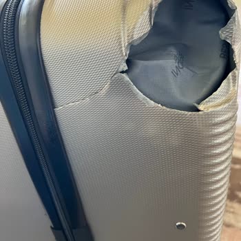 Retraso de vuelo de SunExpress y equipaje dañado