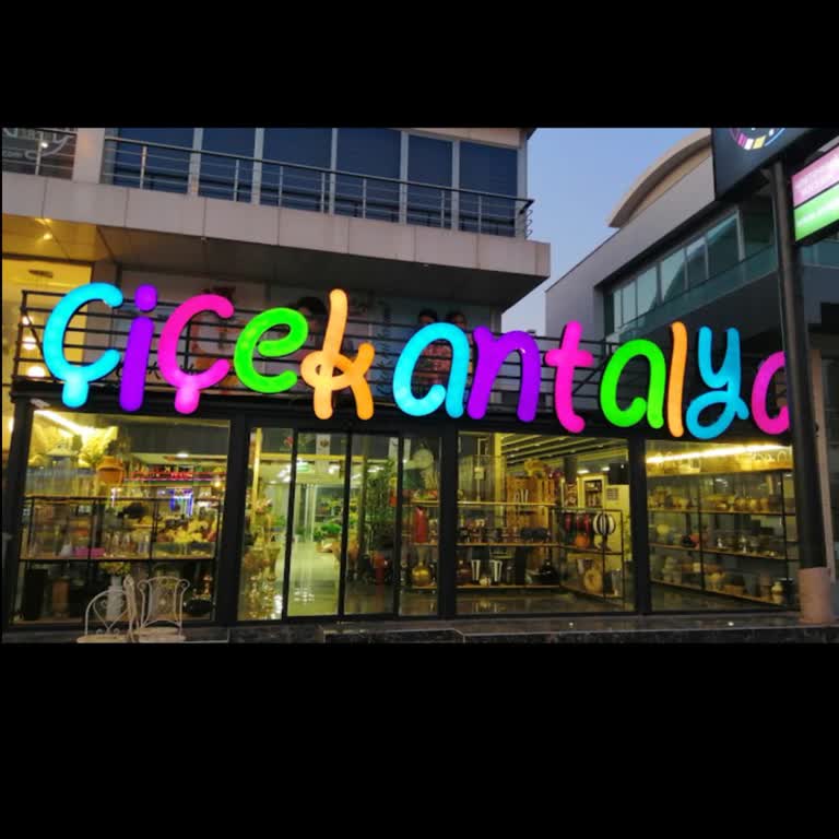 Çiçek Antalya Yüzüme Bakmadılar 500 TL'lik Buket İstediğim İçin!