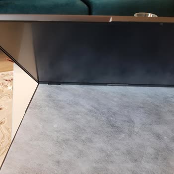 Lenovo Legion 5 Pro con Pixeles Defectuosos y Dispositivo Dañado