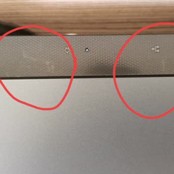 Lenovo Laptop Devuelto con Arañazos sin Reparación del Servicio