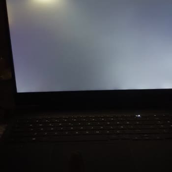 HP Laptop: Problema en la pantalla, no reemplazado bajo garantía