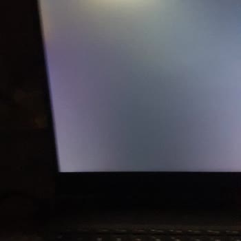 HP Laptop: Problema en la pantalla, no reemplazado bajo garantía