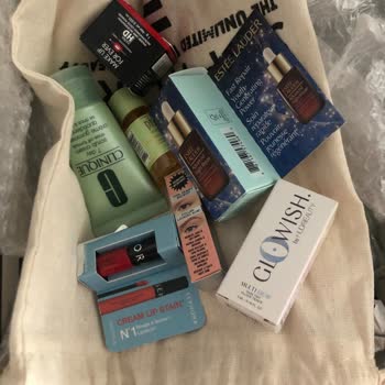 Regalo de San Valentín de Sephora con artículos faltantes y mal empaquetado