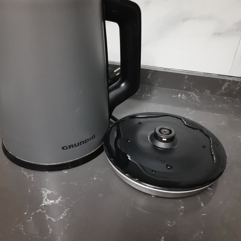 Grundig Cay Makinesi Su Akıtıyor