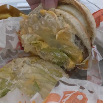 Burger King'in Müşterisine İki Kez Yanlış Getirdiği Sipariş!