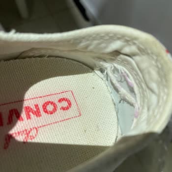 Converse 3200 TL'ye 2 Ay Giymek İçin Ayakkabı Almışım!