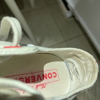 Converse 3200 TL'ye 2 Ay Giymek İçin Ayakkabı Almışım!