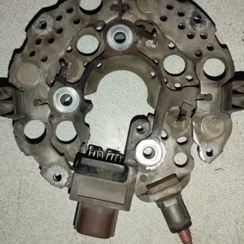 Toyota Auris 2011: Problemas con el alternador y mala atención al cliente