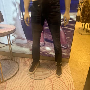 Guess Vitrinde Yazan Fiyatın Yanlış Olduğu