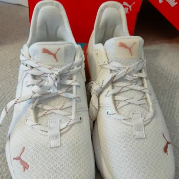 Puma Zapatillas Desiguales en Comodidad y Apariencia