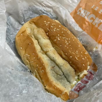 Burger King'de Küflü Ekmek