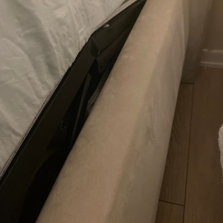 Yataş Çift Kişilik Yatağın Baza Demirinde Yamulma