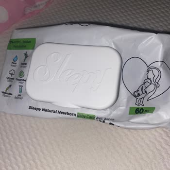 Sleepy Pişik Yapıyor Bir De Natural Yazıyor