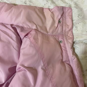 Collar descolorido en mi abrigo rosa Tommy Hilfiger