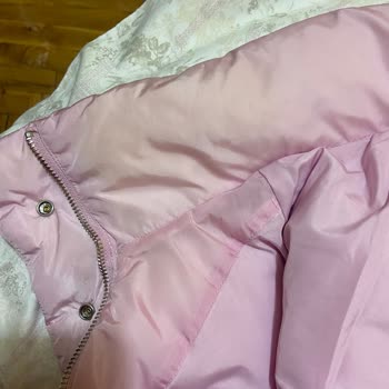 Collar descolorido en mi abrigo rosa Tommy Hilfiger