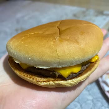 McDonald's: Burgers Pequeños y Caros, Sin Nutrición