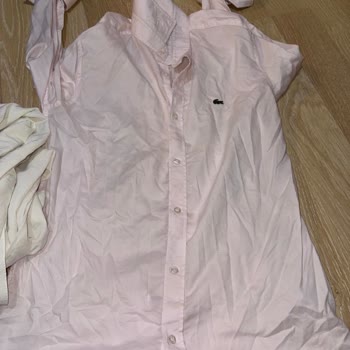 Lacoste Beyaz Gömlek Pembe Oldu