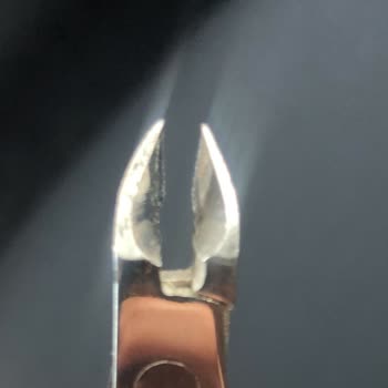 Rossmann: Gerente se negó a aceptar bolígrafo de manicura defectuoso