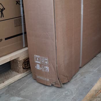 DHL dañó mi televisor Samsung 65S95C durante la entrega
