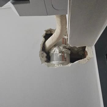 Mitsubishi Instalación Dejó un Desorden, Sin Compensación