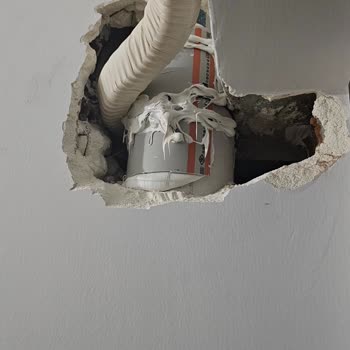 Mitsubishi Instalación Dejó un Desorden, Sin Compensación