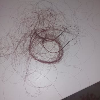 Mi cabello se cae por el tinte rojo intenso de Palette